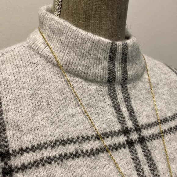 Belldini Gray Plaid Crew Neck Sweater size Small - Picture 6 of 14